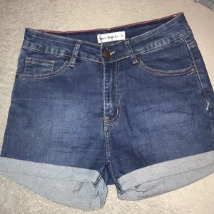 Short jeans